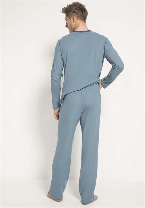 schlafbekleidung für schwule männer in der schweiz